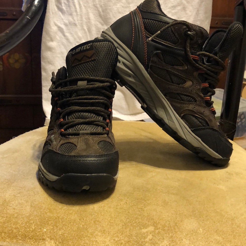 Hi-Tech hiking boots
